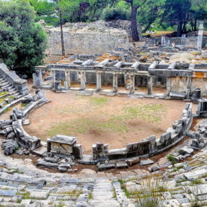 Walk Priene’s well-planned ancient streets