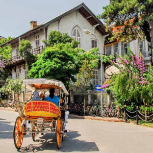 Stroll past Ottoman mansions and flower-lined lanes on Heybeliada