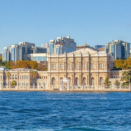 Dolmabahce Palace with Spice Market Morning Tour