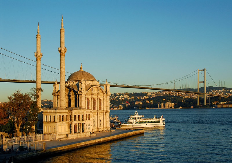 Cruise Through Istanbul’s Iconic Waterway